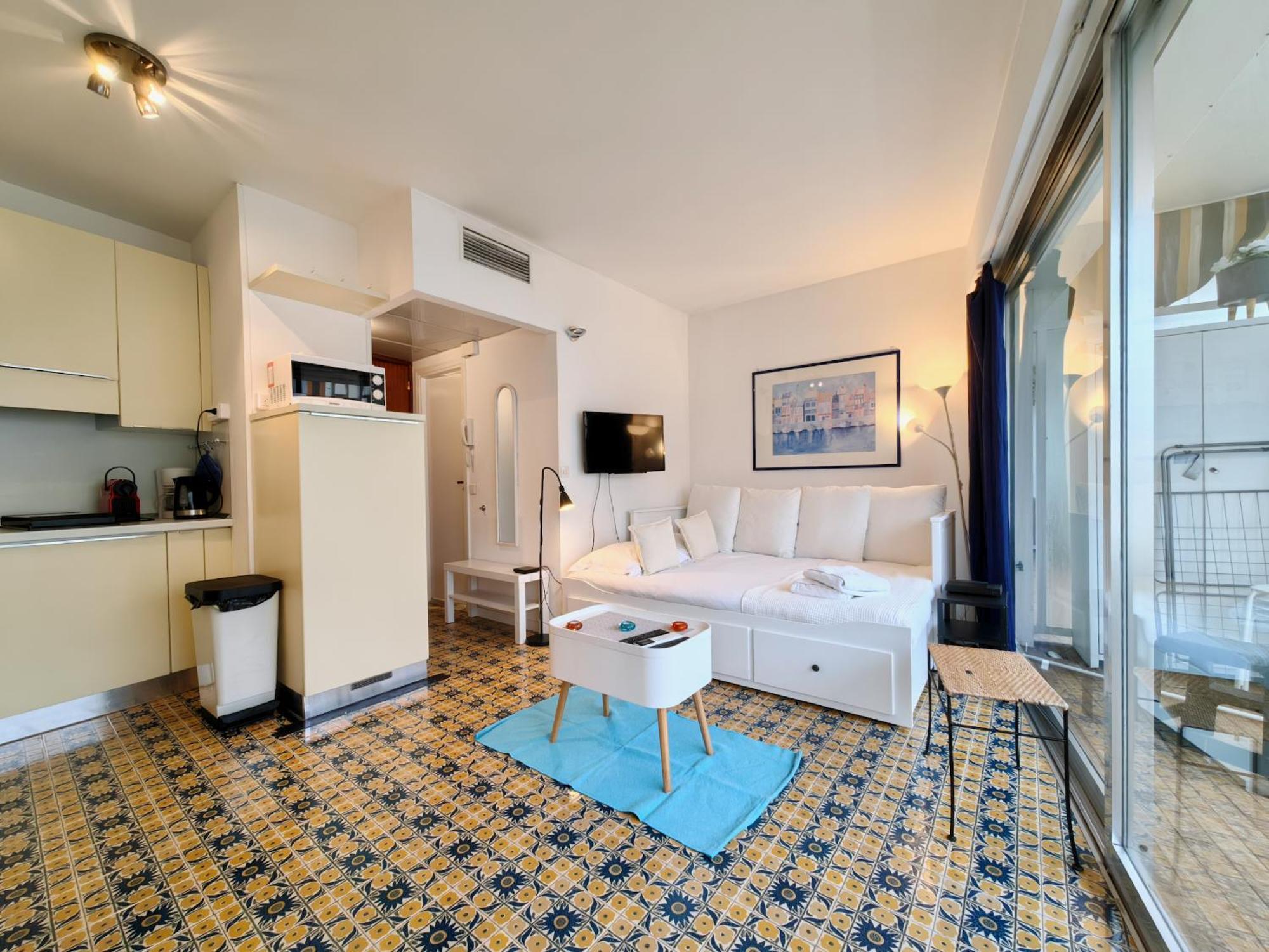 Studio Royal Lux By Booking Guys Διαμέρισμα Νίκαια Εξωτερικό φωτογραφία